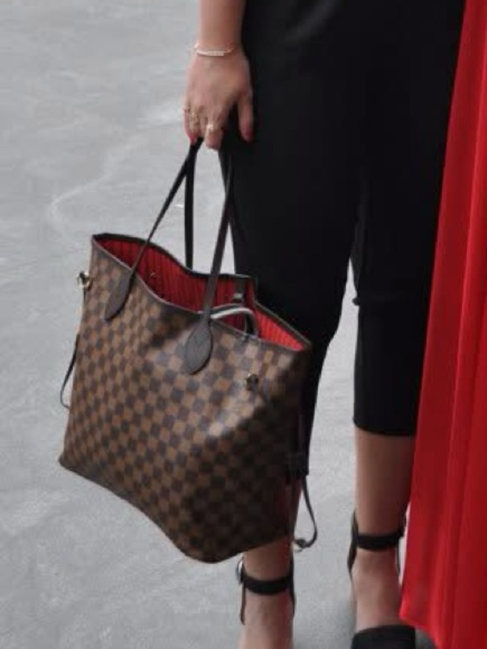 Louis Vuitton Neverfull MM tote with cherry interior & pouch